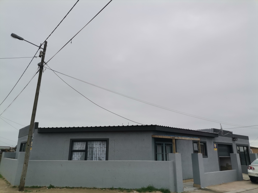 3 Bedroom Property for Sale in Kwanonqaba Western Cape